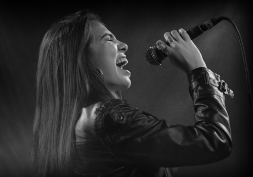 Can anyone have singing lessons?